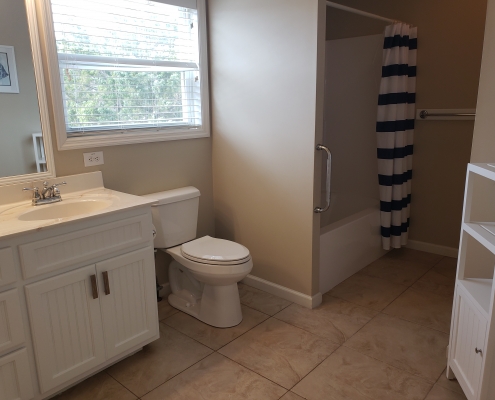 Main level master bath with grab bar